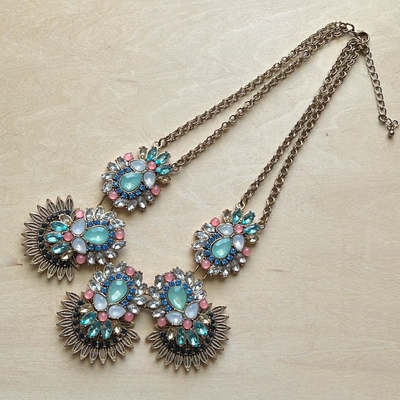 Costume Jewelry floral design necklace with multicolored cut glass beads - Picture 1 of 8